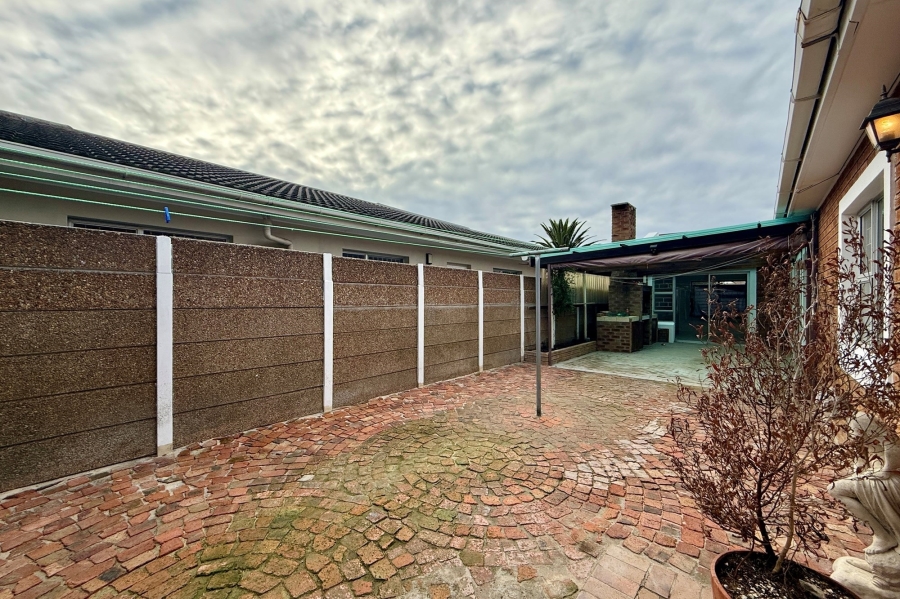 3 Bedroom Property for Sale in Tijgerhof Western Cape
